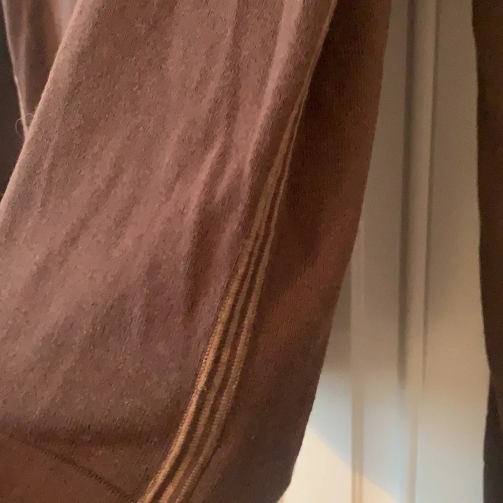 Kenneth Cole Brown V-Neck Sweater with Long Sleeves and Smooth Knit